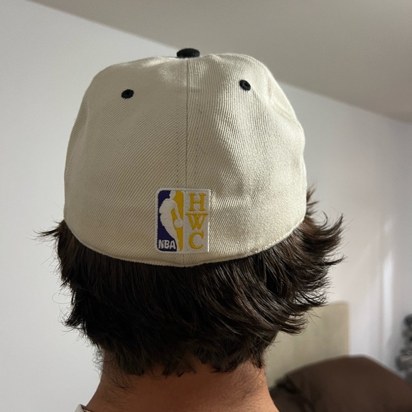 LAKERS hat - Picture 6 of 12